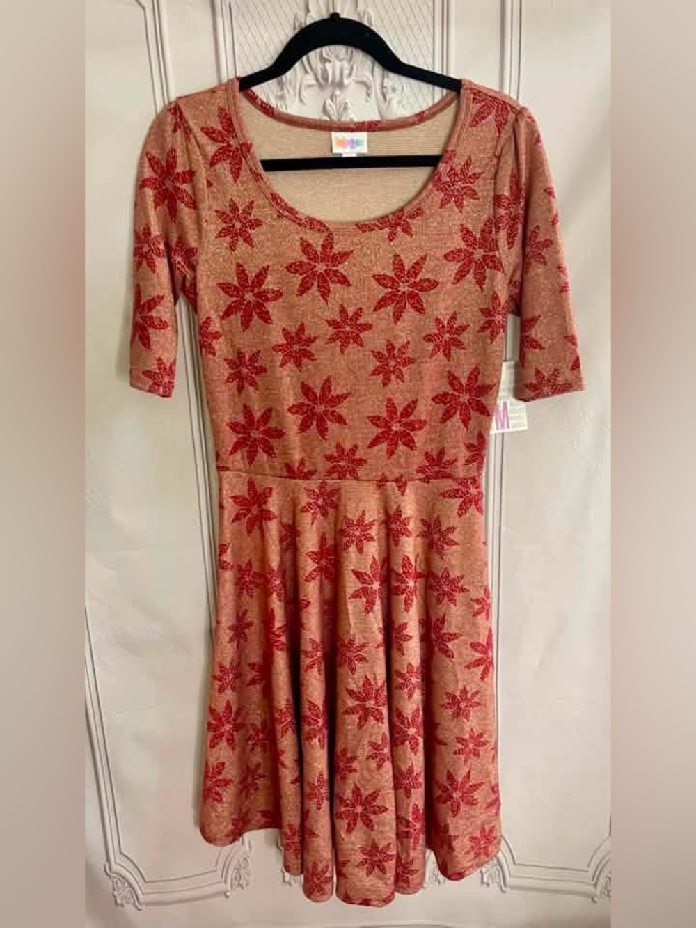 LuLaRoe Nicole Poinsettia Holiday Metallic Red
Gold Dress NWT (SIZE M)